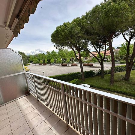 Flat With Parking Space And Shared Pool Apartment Bibione Exterior photo